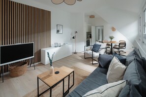 Fernseher, Stereoanlage