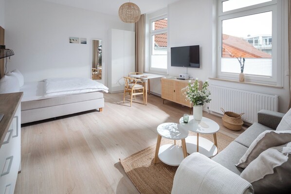 1 bedroom, travel cot, free WiFi, bed sheets - // Bismarck 1884 - B09 // (Norderney)