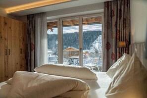 Exclusive Double Room | Hypo-allergenic bedding, in-room safe, individually furnished - Aktivhotel Pehab (Ramsau am Dachstein)