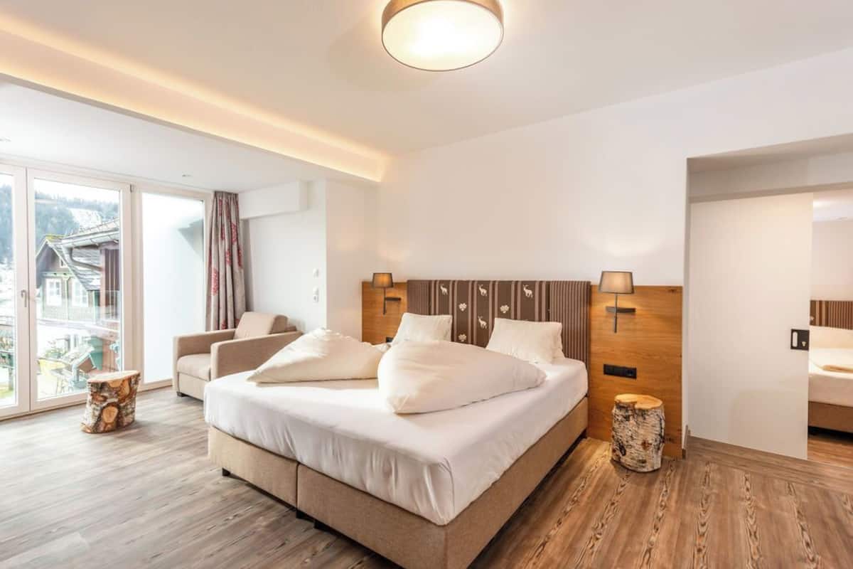 Deluxe Suite | 1 bedroom, hypo-allergenic bedding, in-room safe, individually furnished