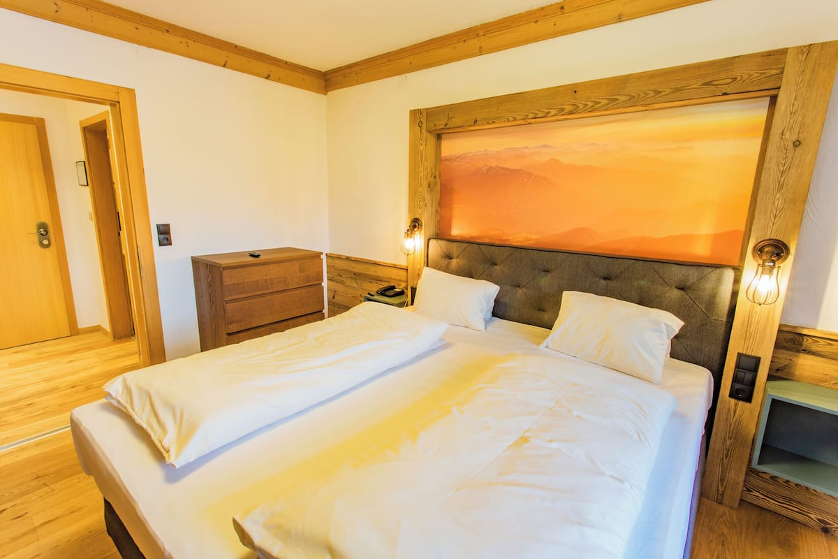 Comfort Apartment | 1 bedroom, hypo-allergenic bedding, in-room safe, individually furnished