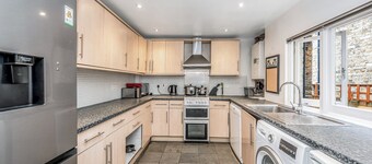 Pass the Keys | Wonderful Six Bed Victorian Home in London