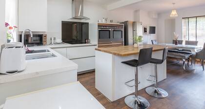 Pass the Keys | Comfortable home | Langdon Hills