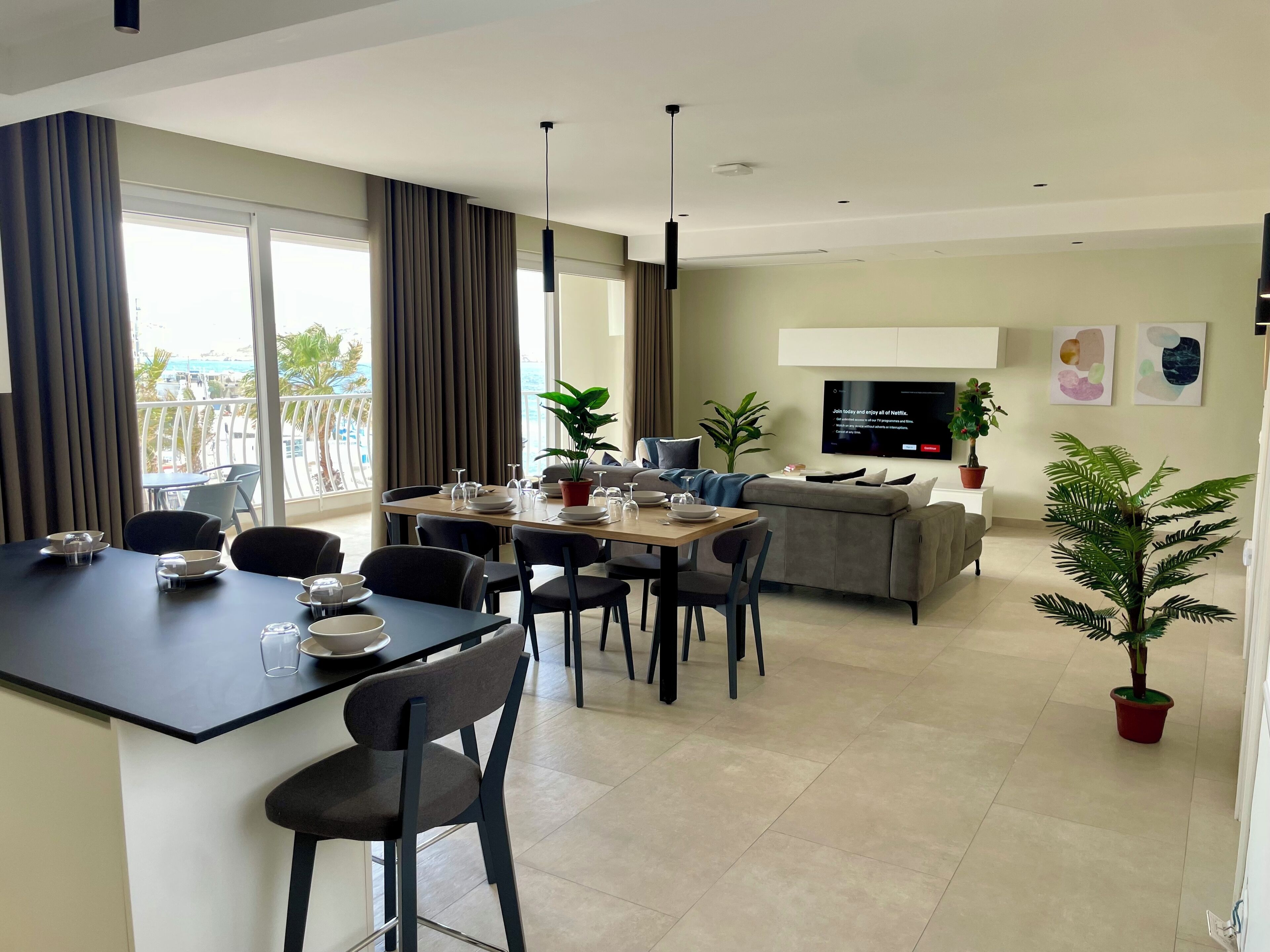 Een flatscreentelevisie