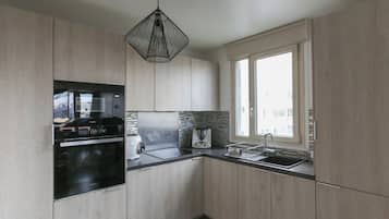 Refrigerador, microondas, horno y lavavajillas