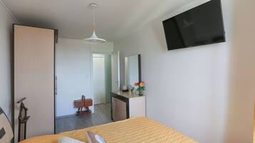 2 chambres, fer et planche Ă repasser, Wi-Fi, draps fournis