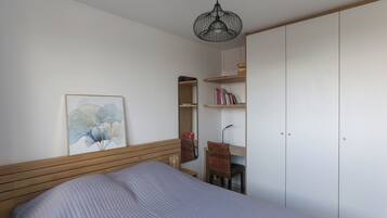 2 chambres, fer et planche à repasser, Wi-Fi, draps fournis