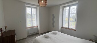 La Futuropolis: House with independent studio