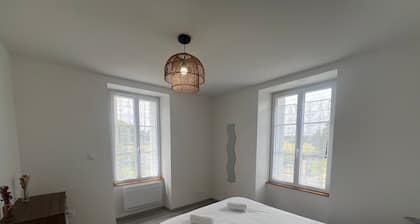 La Futuropolis: House with independent studio