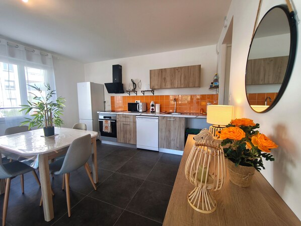 Fridge, microwave, oven, dishwasher