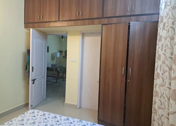 1 bedroom, iron/ironing board, WiFi, bed sheets - Tranquil 1 bedroom in an apartment with WiFi in Bengaluru. (Bengaluru)