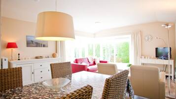 Chalet | Dining