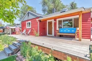 Terrace/patio - CU Graduation|Arvada Walkable Home! Sleeps 8, Great Backyard (Arvada)