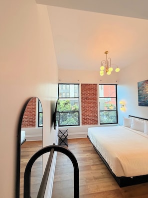 Premium bedding, in-room safe, desk, iron/ironing board