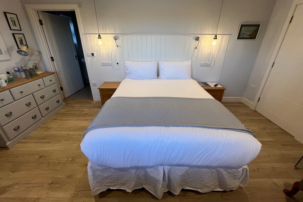 Classic Double Room | Premium bedding, Select Comfort beds, blackout drapes