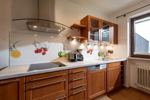 Fridge, microwave, oven, stovetop - Luxus Panoramagarten,klimanalage mit Einem Traum Blick (Oberaudorf)