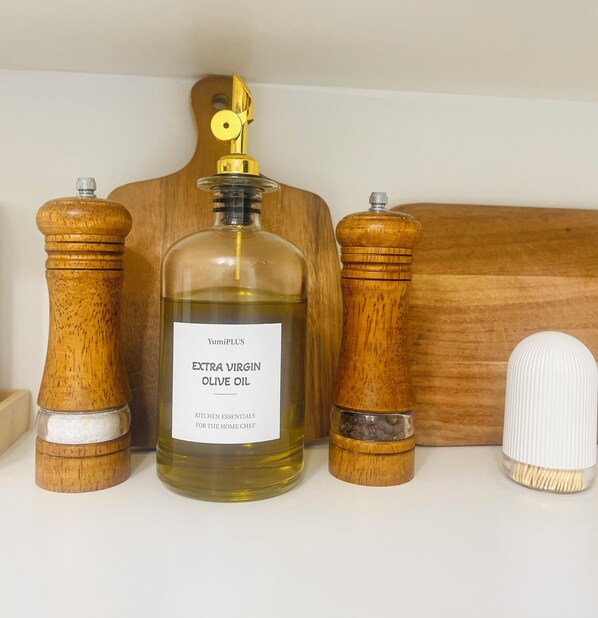 Articles de toilette écologiques, sèche-cheveux, serviettes fournies