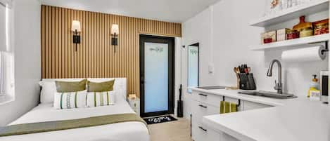 1 bedroom, in-room safe, desk, iron/ironing board