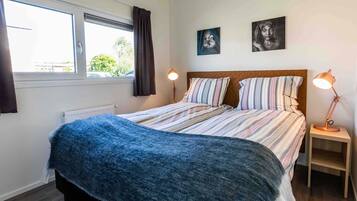 Chalet | 2 bedrooms, individually furnished, bed sheets