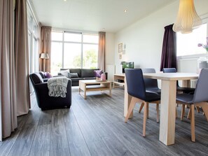 Dining - Comfortable Chalet With Dishwasher (Nieuwerkerk aan den IJssel)