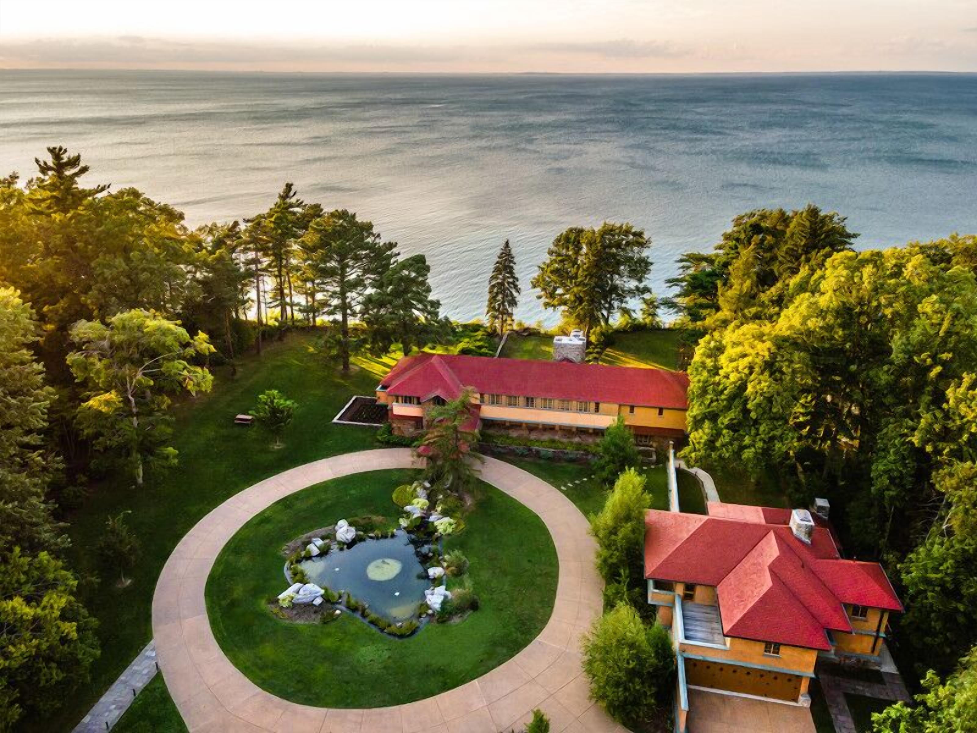 Frank Lloyd Wright designed Graycliff
