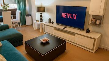 Smart TV, computer monitors