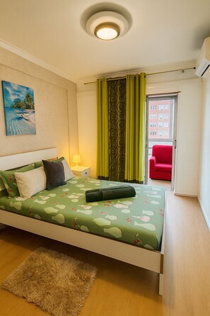 3 bedrooms, desk, iron/ironing board, free WiFi
