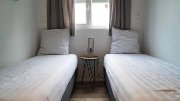 Chalet | 2 bedrooms, individually furnished, bed sheets