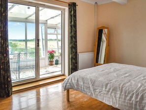 3 bedrooms, free WiFi, bed sheets - 3 bedroom accommodation in Canterbury (Canterbury)