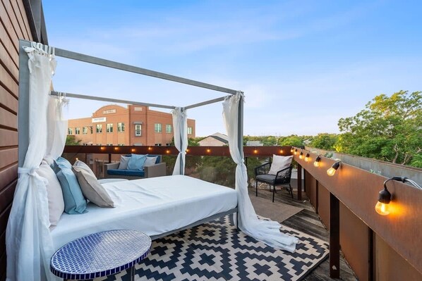 豪華公寓客房, 2 間臥室, 廚房, 城市景觀 | 露台/庭院