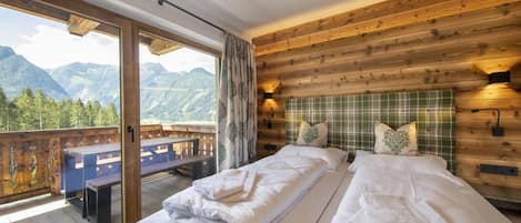 Nhà gỗ | 4 phòng ngủ, trang bị nội thất với thiết kế riêng biệt, phòng cách âm