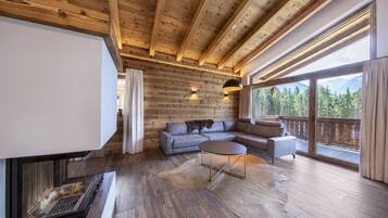 Chalet | Living area