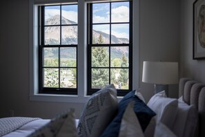 3 dormitorios, tabla de planchar con plancha, wifi gratis y ropa de cama