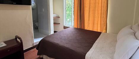 1 habitación, internet y ropa de cama