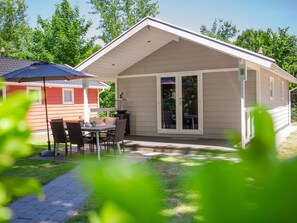 Chalet | Dining - Apartment in Eindhoven Near City Center (Oirschot)