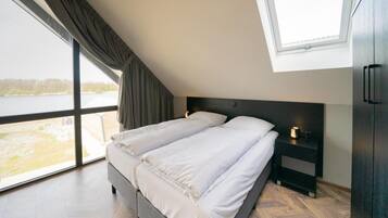 House | 5 bedrooms, individually furnished, bed sheets