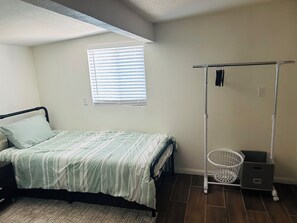1 bedroom, WiFi, bed sheets