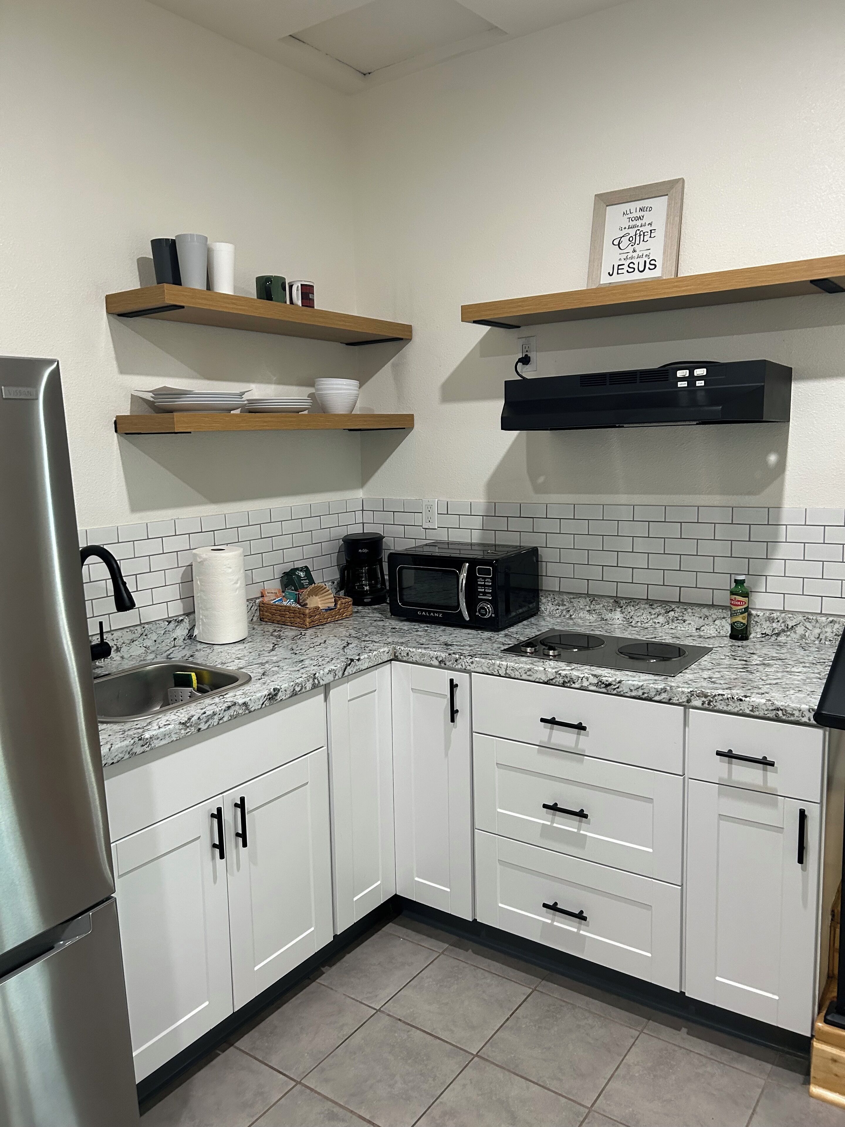 Cozy little 1-bedroom guesthouse in enjoyable Lemon Grove with AC, WiFi