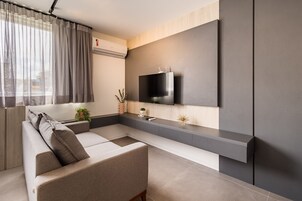Apartment | Living area | 43-inch TV with digital channels, Netflix, streaming services