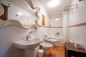 Traditional Cottage | Bathroom