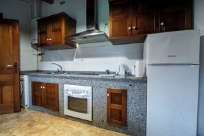 كوخ تقليدي - منظر للحديقة | ميكروويف