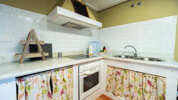 Traditional Cottage | Private kitchen