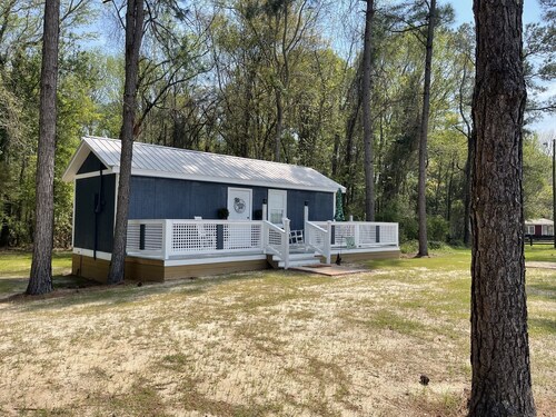 Modern Cottage Nestled In The Woods At Gin Creek