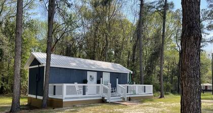 Modern Cottage Nestled In The Woods At Gin Creek