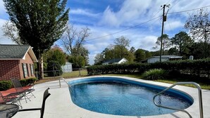 Pool - House Family Ensuite Pool View-DeMott House (Hartsfield)