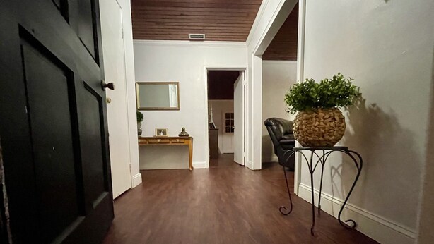 Interior - House Family Ensuite Pool View-DeMott House (Hartsfield)