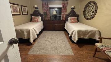 3 dormitorios, tabla de planchar con plancha, wifi gratis y ropa de cama