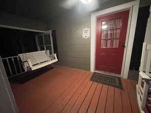 Interior - Carriage House - Cabin Ensuite (Hartsfield)
