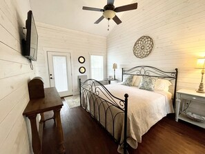 1 bedroom, iron/ironing board, WiFi (free), bed sheets