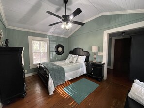 1 bedroom, iron/ironing board, WiFi (free), bed sheets - Row Cottages Pine Needle Cottage (Hartsfield)
